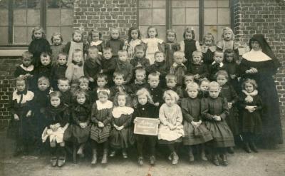 De bewaarschool van Astene anno 1911