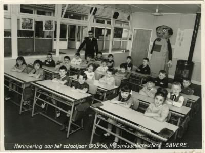Klasfoto op de Rijksmiddelbare School in Gavere