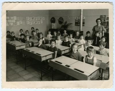 Het eerste leerjaar van de Pintse Vrije Basisschool anno 1964