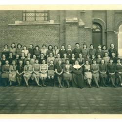 De leerlingen van snijschool Femina anno 1945