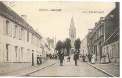 Achterzijde van Gavere Kerkstraat met twee Friese ruiters