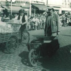 Marktventers in Canteclaerstoet, Deinze, 1975